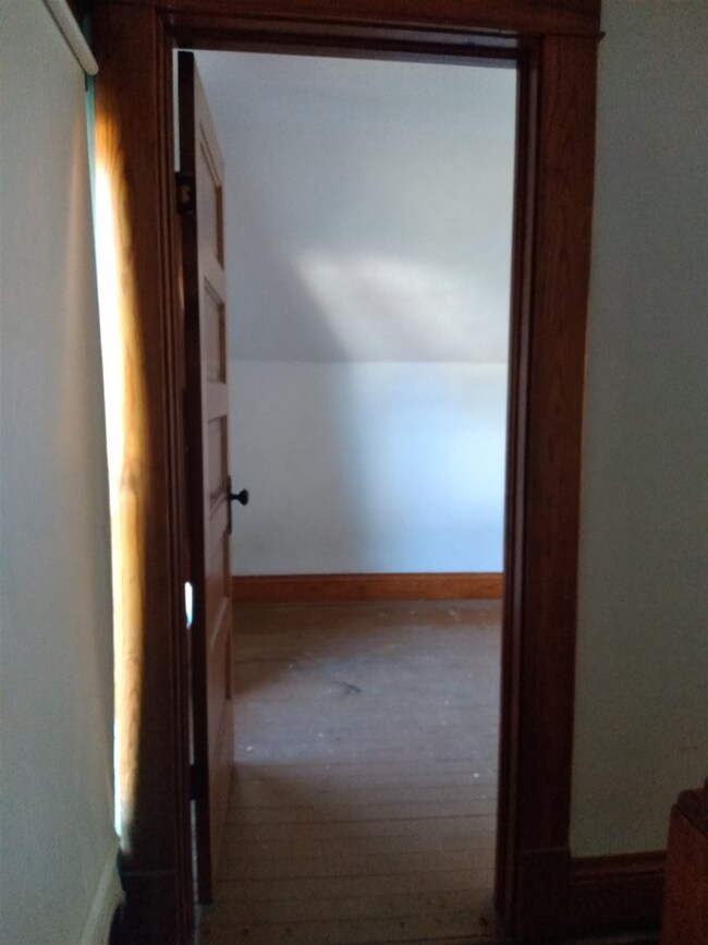 305 E Lake St, Topeka, IN 46571 - photo 7