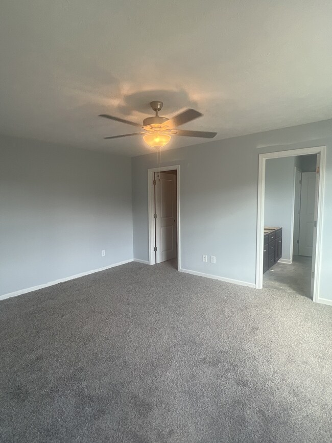 209 Meadowbrook Dr, Shelbyville, TN 37160 - photo 4