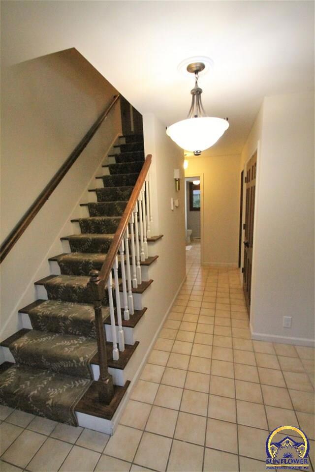 1527 SW Ward Pkwy, Topeka, KS 66604 - photo 4