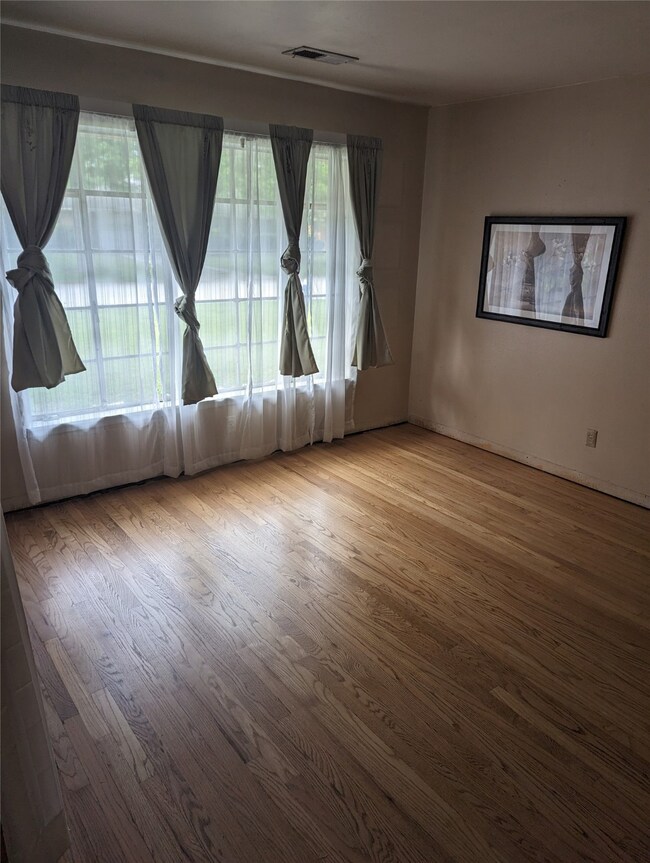 2223 Libbey Dr, Houston, TX 77018 - photo 7