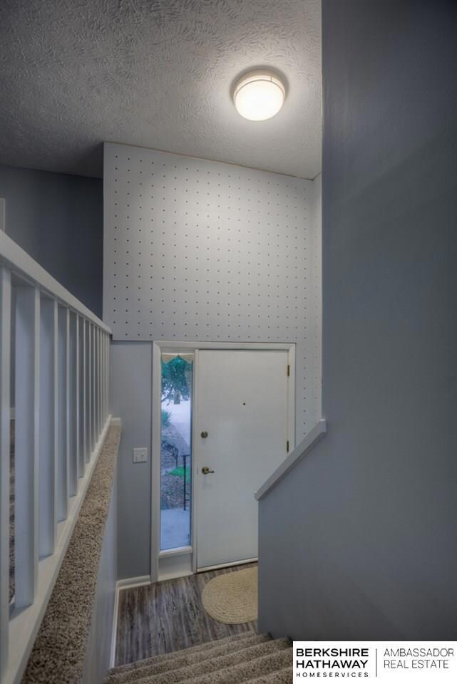 12961 Larimore Cir, Omaha, NE 68164 - photo 3