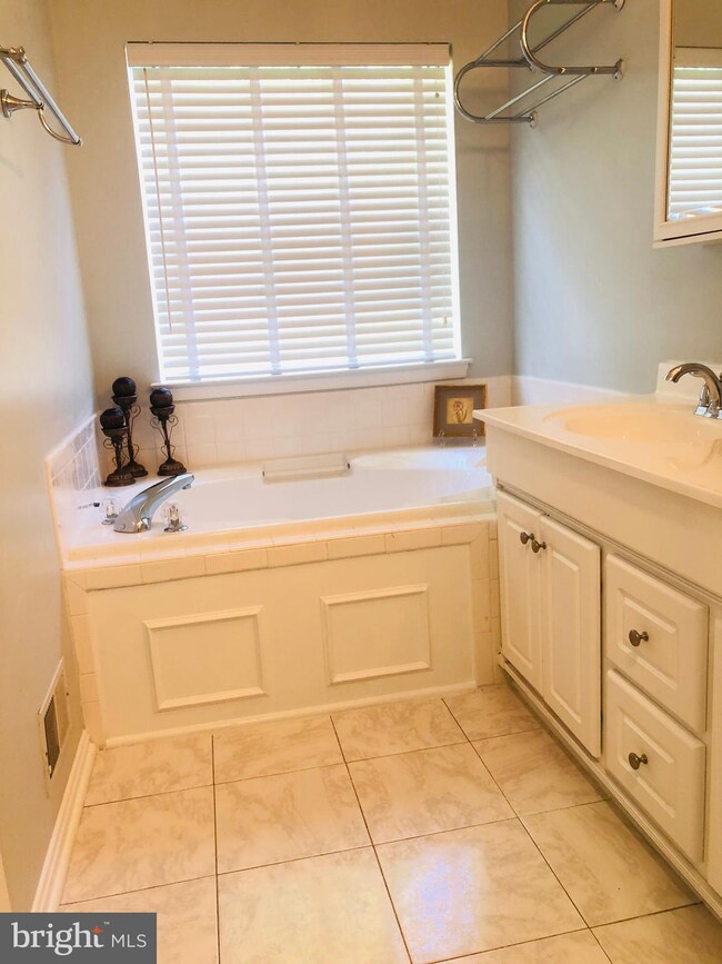 17293 Sligo Loop, Dumfries, VA 22026 - photo 3