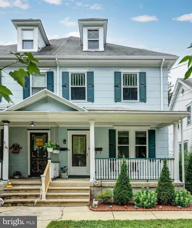 38 Walnut St unit 2ND FLOOR, Haddonfield, NJ 08033 - photo 2