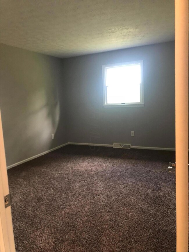 16725 Hiawatha Ave, Ashville, OH 43103 - photo 7