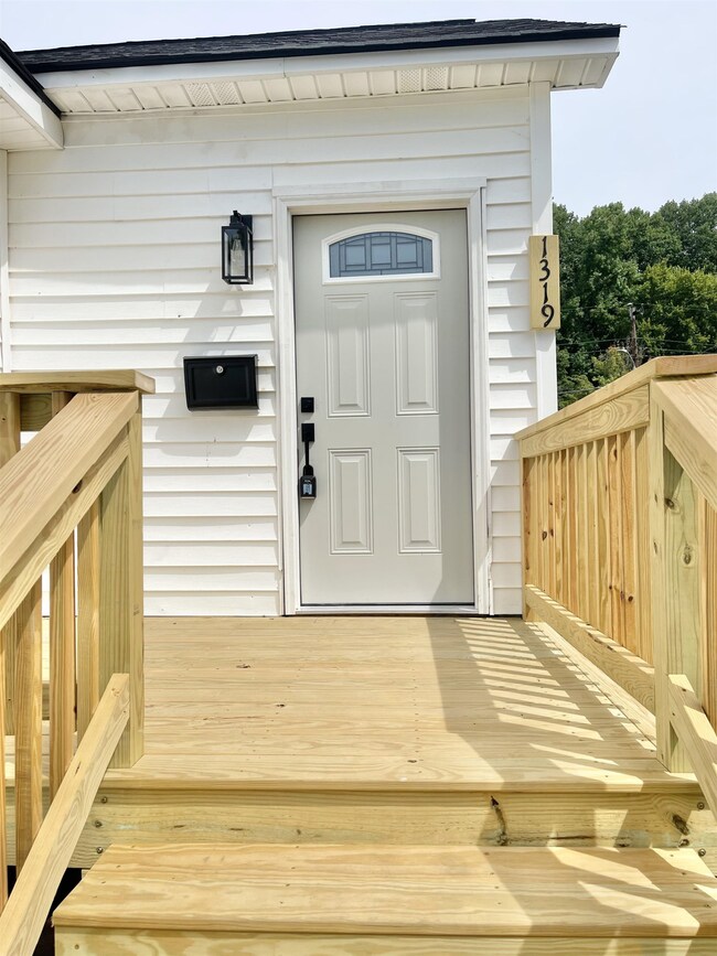 1319 Hodge St, Siler City, NC 27344 - photo 2