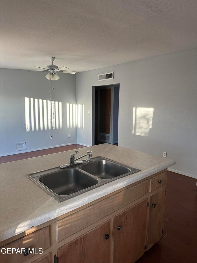 2105 Diciembre Dr, El Paso, TX 79935 - photo 6