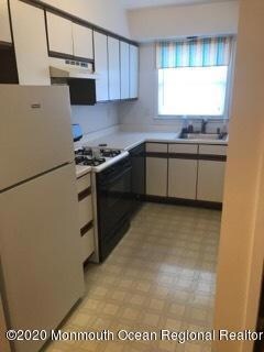 213 Main St unit UNT11, Keansburg, NJ 07734 - photo 2