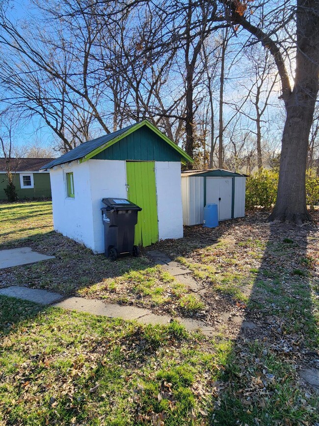 2 Sheds