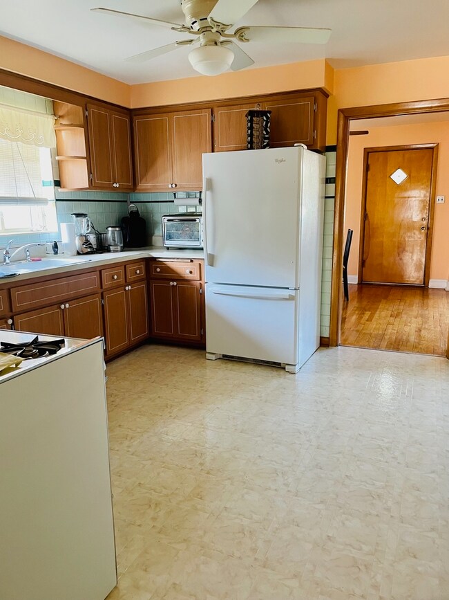 2050 Calvin Ave, Berkeley, IL 60163 - photo 6