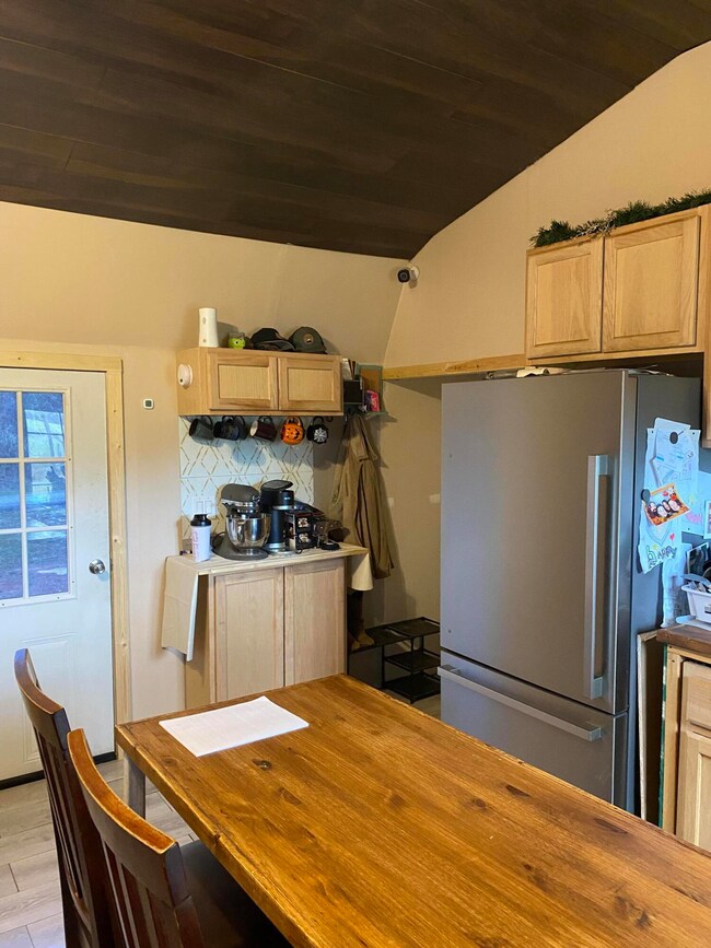 764 Lakeshore Dr, Burnside, KY 42519 - photo 6