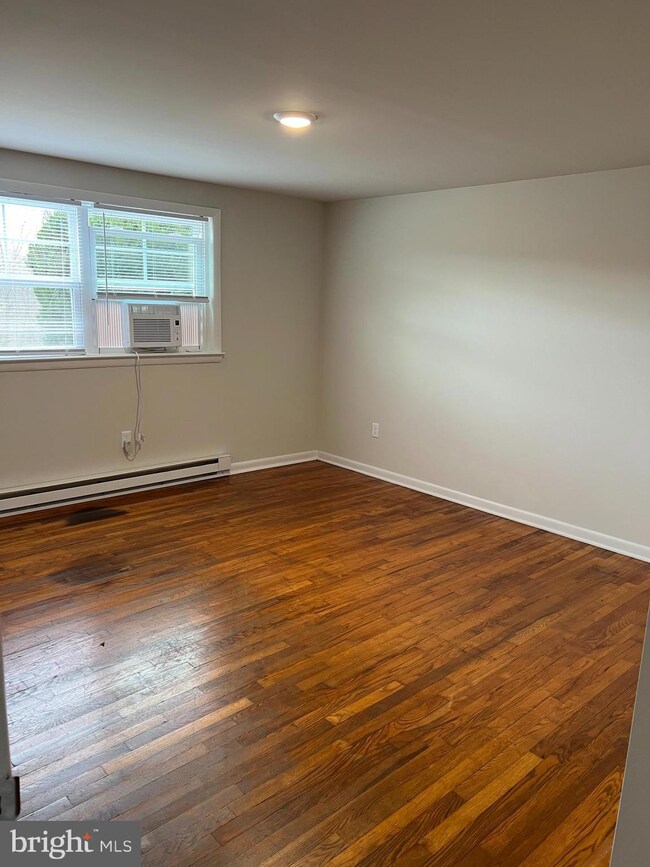 156 Tower Cir unit 3, Berkeley Springs, WV 25411 - photo 3