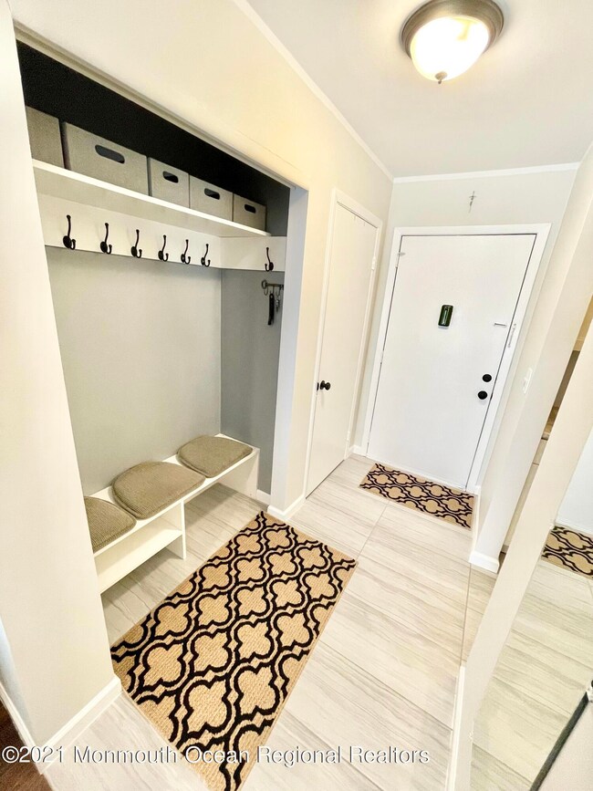 41 Meadow Green Cir unit H, Manalapan, NJ 07726 - photo 3