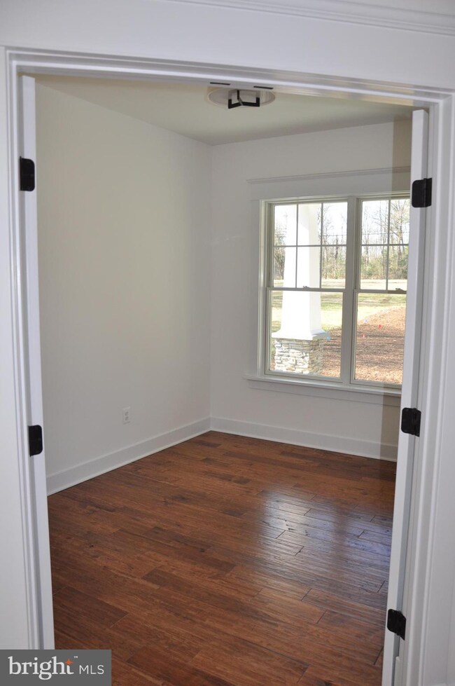 932 Arbutus Dr, Annapolis, MD 21403 - photo 6