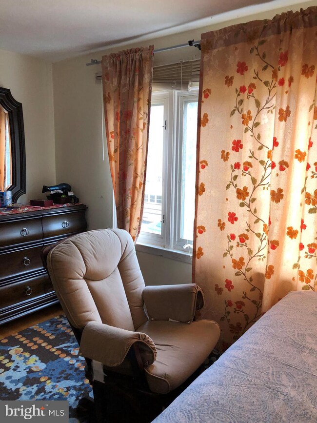 868 Wedgewood Dr, Lansdale, PA 19446 - photo 2