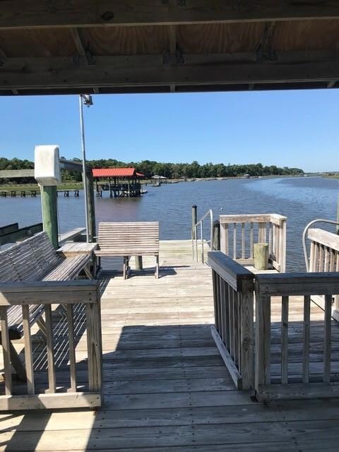 Dock