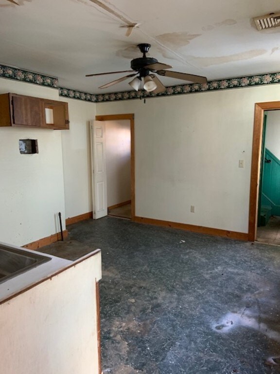 708 E 6th St, Boston, MA 02127 - photo 4