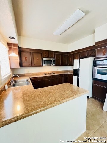 3678 Hidden Dr unit 1103, San Antonio, TX 78217 - photo 2