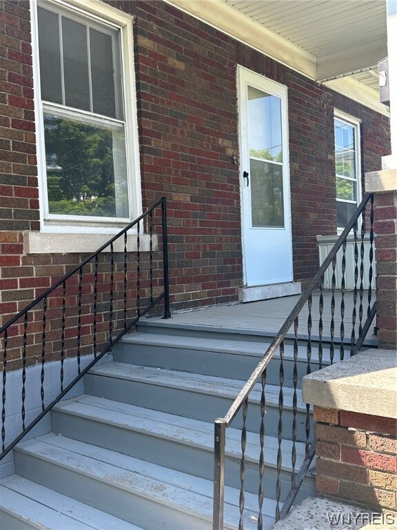 524 16th St, Niagara Falls, NY 14301 - photo 2