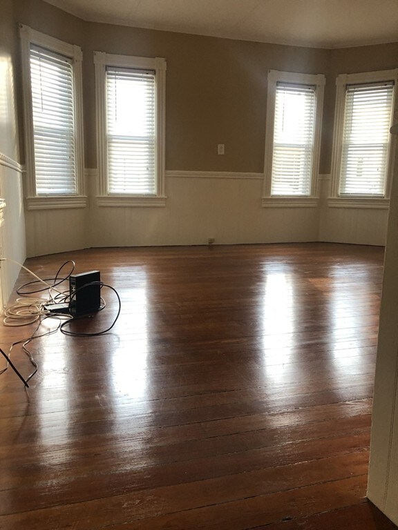 58 Garfield St unit 1, Fall River, MA 02721 - photo 2