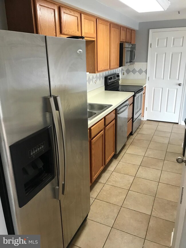 3381 Yost Ln unit 304, Dumfries, VA 22026 - photo 5