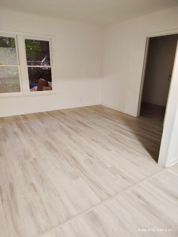 130 E Witcher Ln, Houston, TX 77076 - photo 7