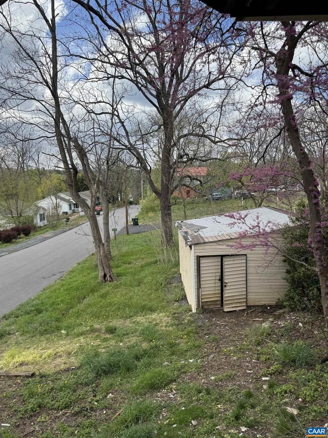 802 Burwell Ave, Staunton, VA 24401 - photo 6