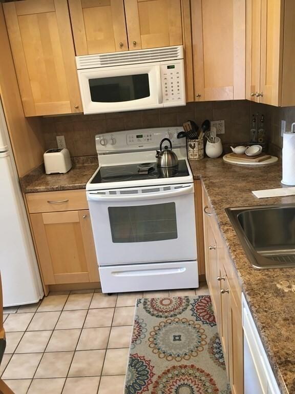 6 Colonial Village Dr unit 1, Arlington, MA 02474 - photo 2