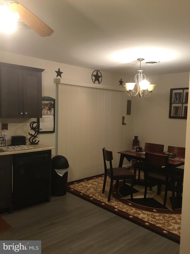 3552 Gregway Dr, Chambersburg, PA 17202 - photo 4