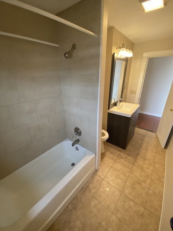 501 Durfee St unit 2, Fall River, MA 02720 - photo 4