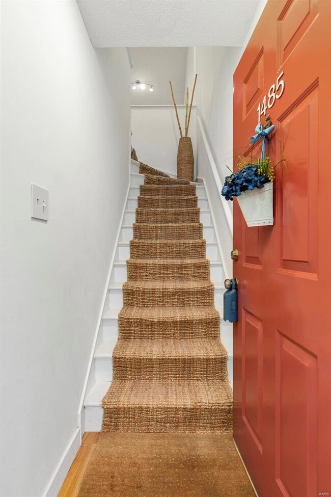 Welcome to 1485 Bobolink Place!