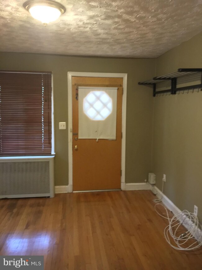 6018 Sheridan St, Riverdale, MD 20737 - photo 3