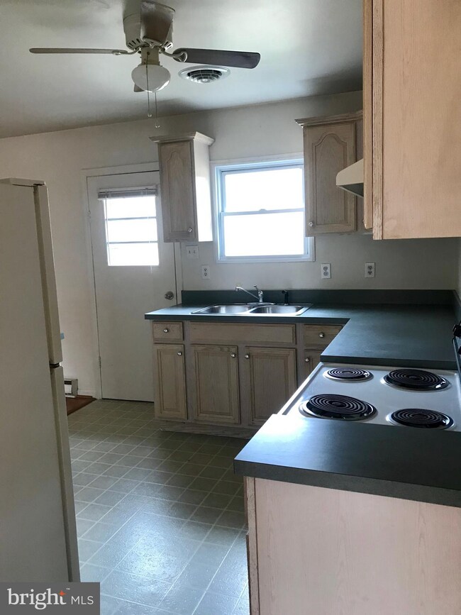 32 Scott Dr, Shepherdstown, WV 25443 - photo 4