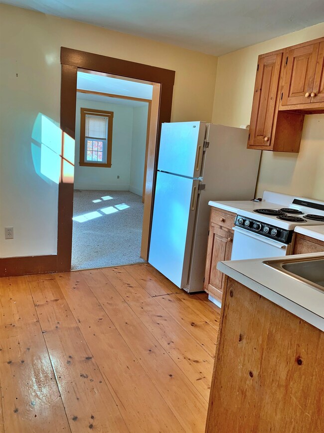 595 E Deering Rd unit D, Deering, NH 03244 - photo 7