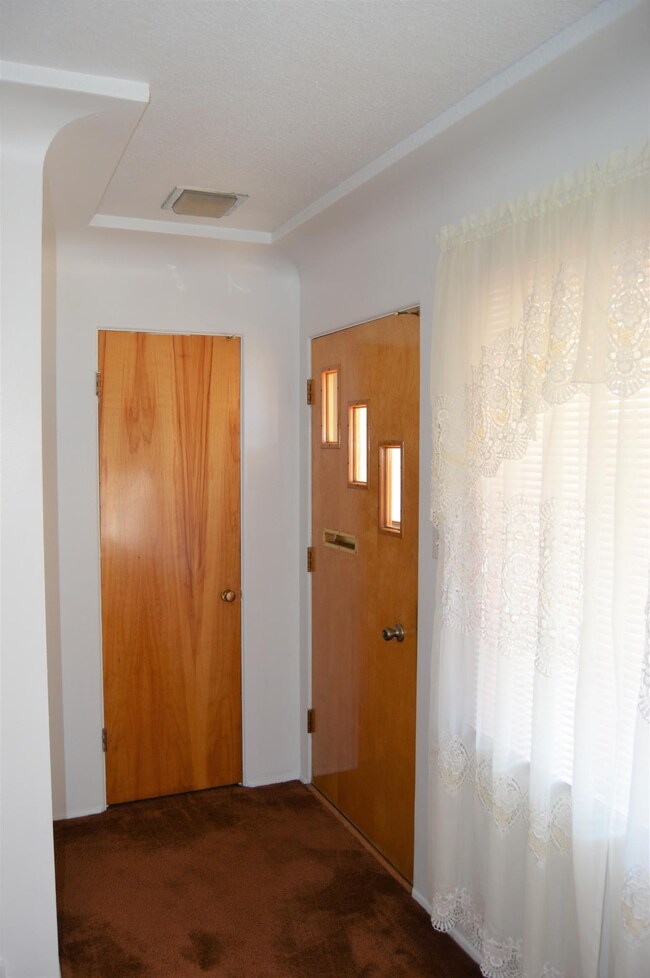 Living Rm Entry
