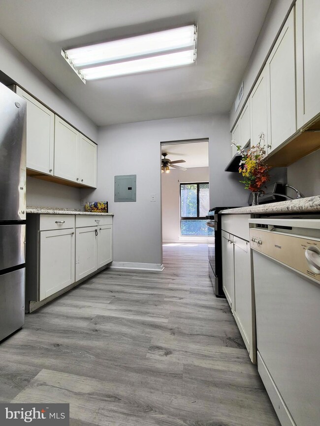 5915 Tamar Dr unit 3, Columbia, MD 21045 - photo 2