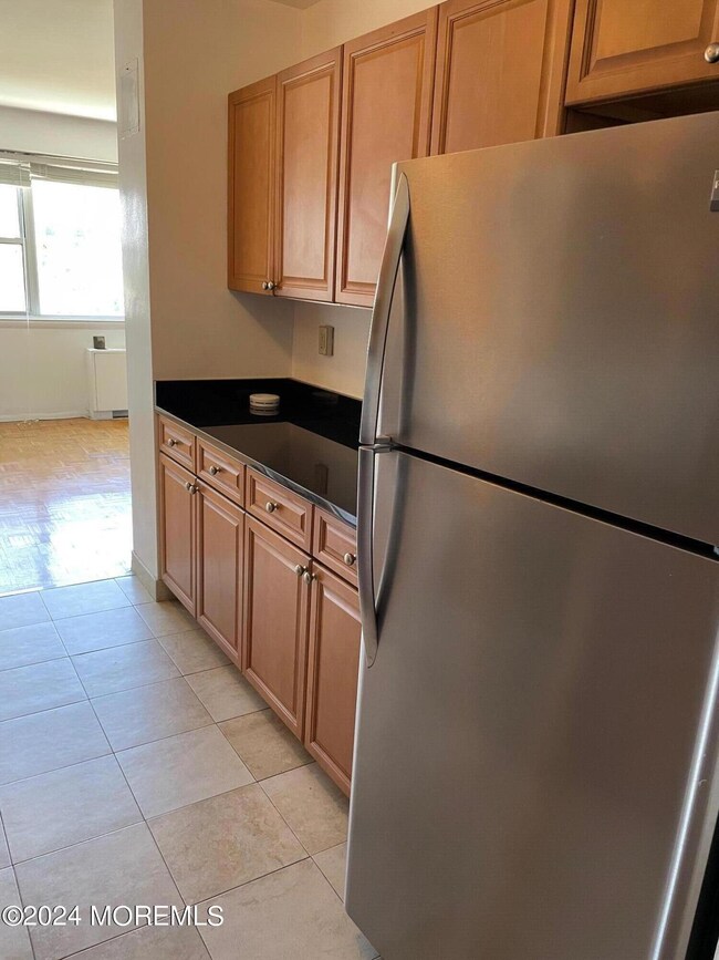 10 Ocean Blvd unit 8E, Atlantic Highlands, NJ 07716 - photo 2