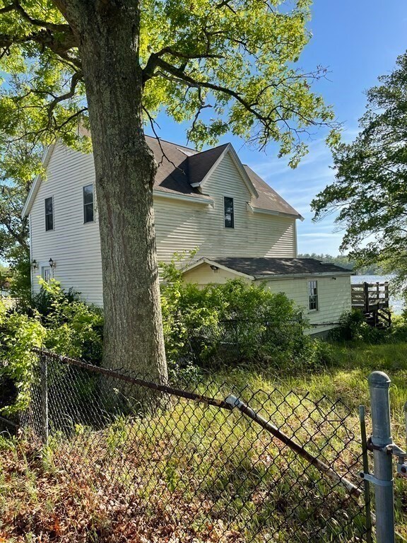 183 Wampatuck St, Pembroke, MA 02359 - photo 4