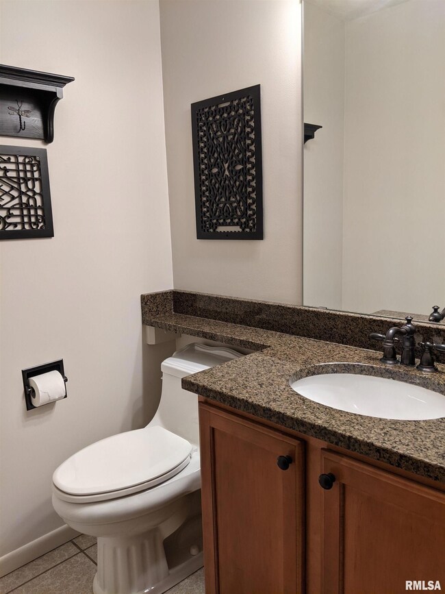 3235 Lorton Ave, Davenport, IA 52807 - photo 6