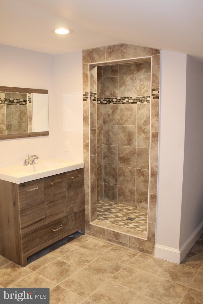 429 Holly Rd, Lansdowne, PA 19050 - photo 2