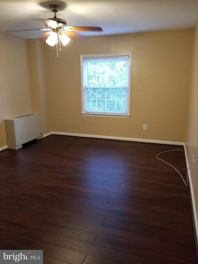 3334 Spring Ln unit B32, Falls Church, VA 22041 - photo 2