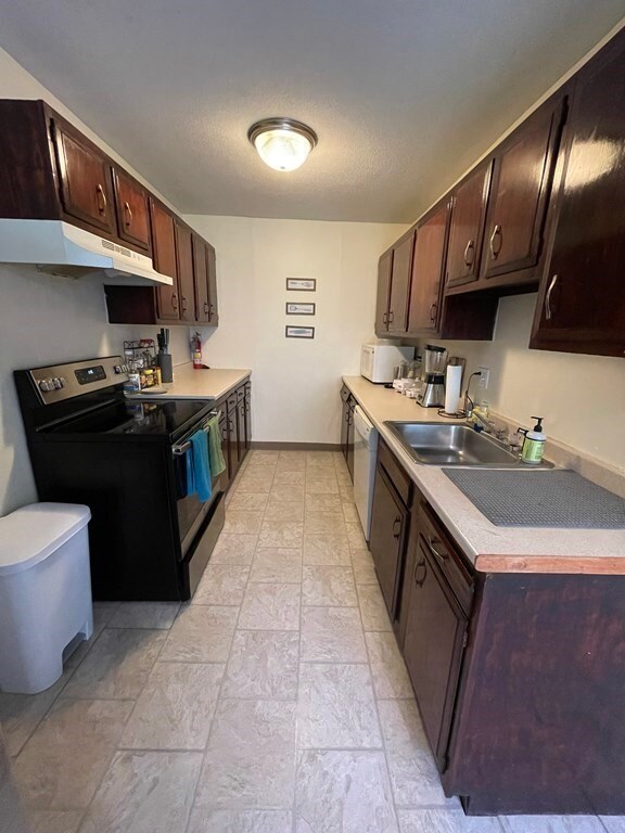 170 E Hadley Rd unit 97, Amherst, MA 01002 - photo 7