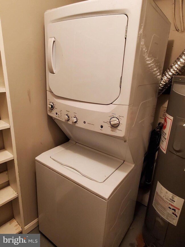 9575 Hagel Cir unit D, Lorton, VA 22079 - photo 5