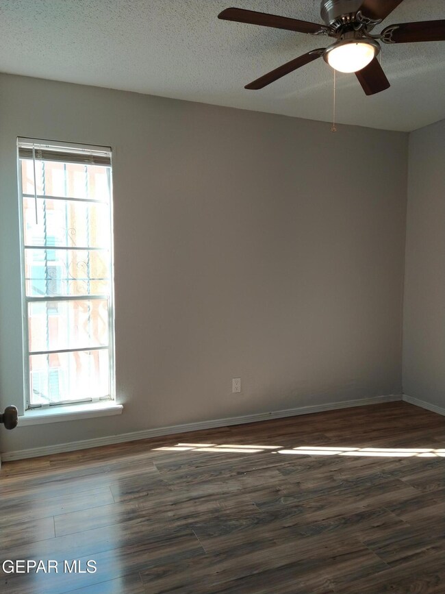 10628 Cuatro Vistas Dr unit C, El Paso, TX 79935 - photo 4