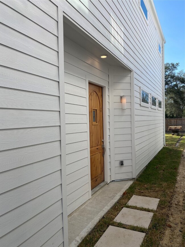 8019 Easter St, Houston, TX 77088 - photo 2