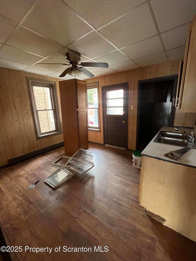 219 Ash St unit 221, Scranton, PA 18509 - photo 5