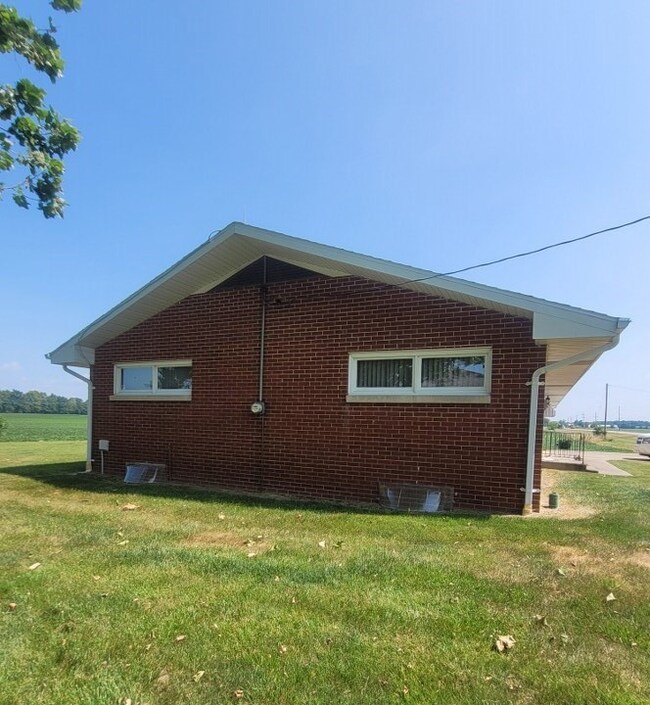 10338 N Us Highway 45, Effingham, IL 62401 - photo 3