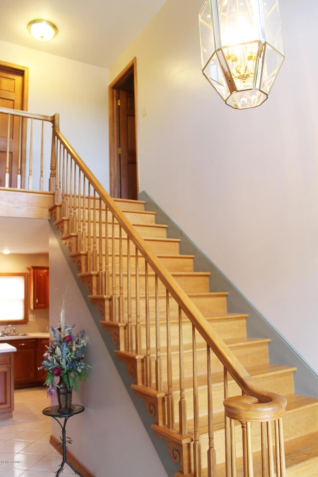 13 Blue Jay Dr, Bloomsburg, PA 17815 - photo 2