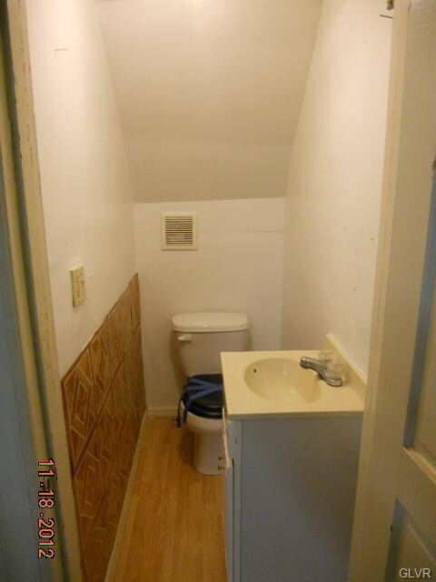Half Bathroom 1st floor