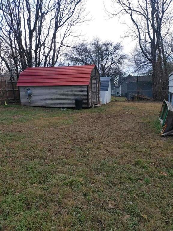 408 Bois d Arc St unit D, Weatherford, TX 76086 - photo 2