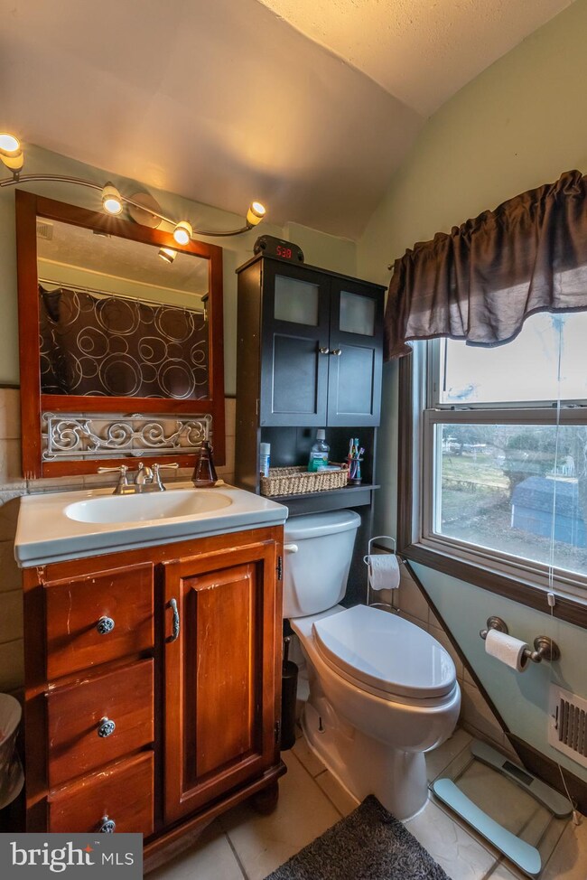 500 Crotzer Ave, Folcroft, PA 19032 - photo 5